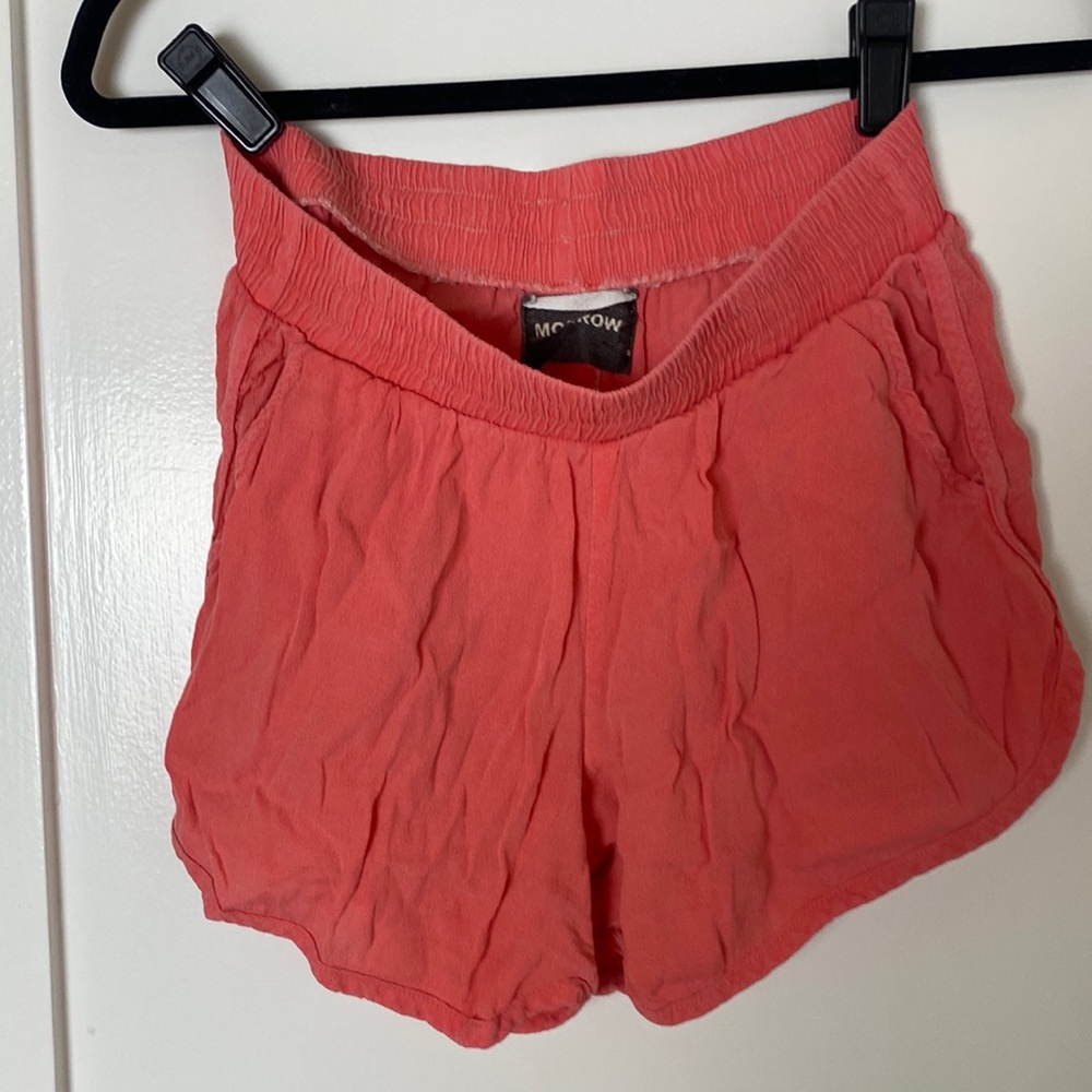 Monrow coral crepe shorts